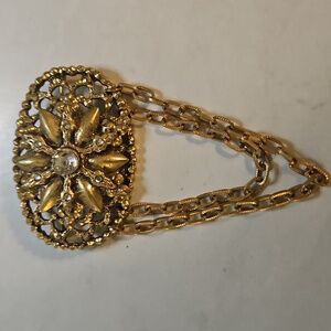 Vintage 80sElegant Gold Floral Brooch with Chains
